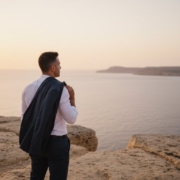 Burnout und Sucht bei Führungskräften: Diskrete Wege zur Freiheit auf Gozo (2026)